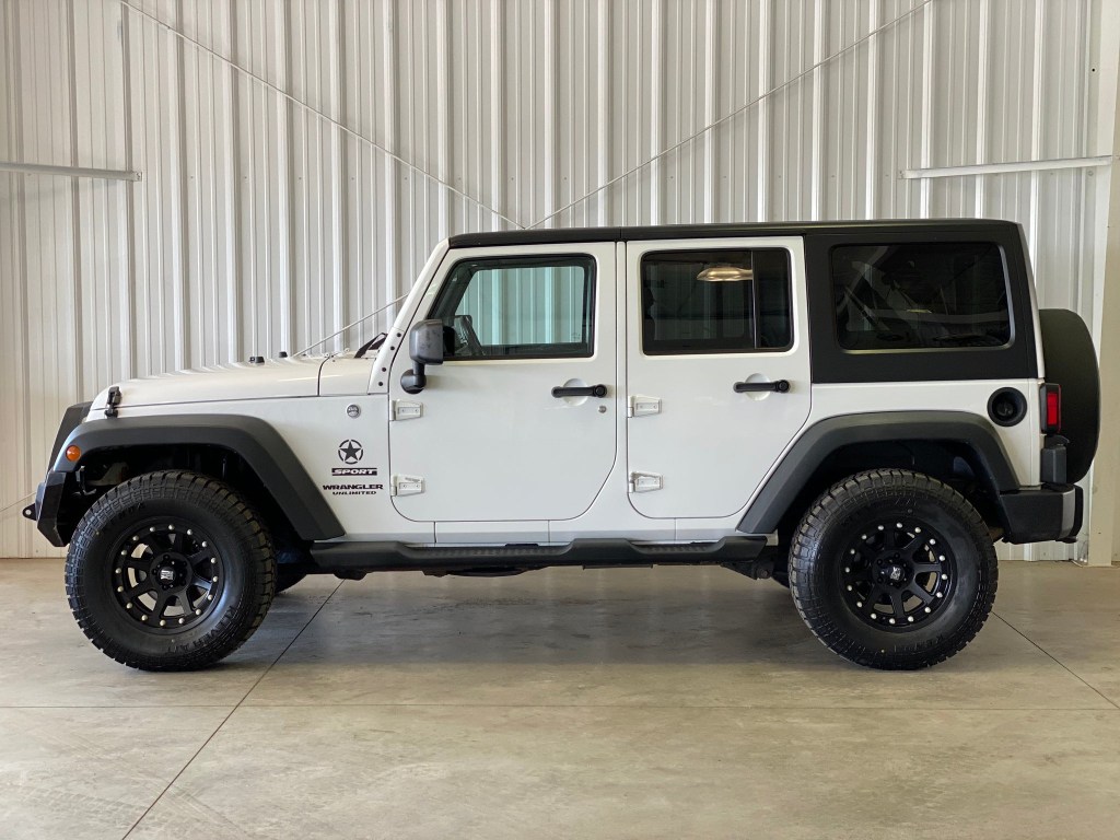 Picture of: Jeep Wrangler Unlimited Sport Manual – ShiftedMN